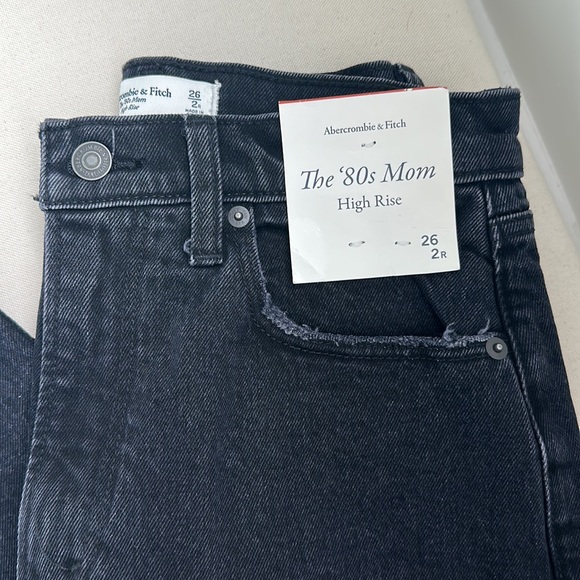 A&F 80’s Mom Jean - Picture 4 of 11